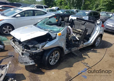 2015 Ford Focus Se z USA, uszkodzony, nr VIN 1FADP3K21FL294857